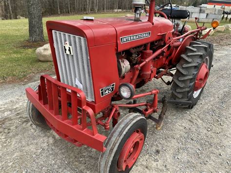 Cash only please. . Farmall 140 for sale